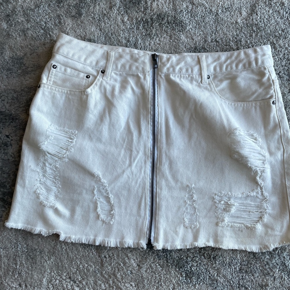 F21 Waist size 30 distressed white skirt